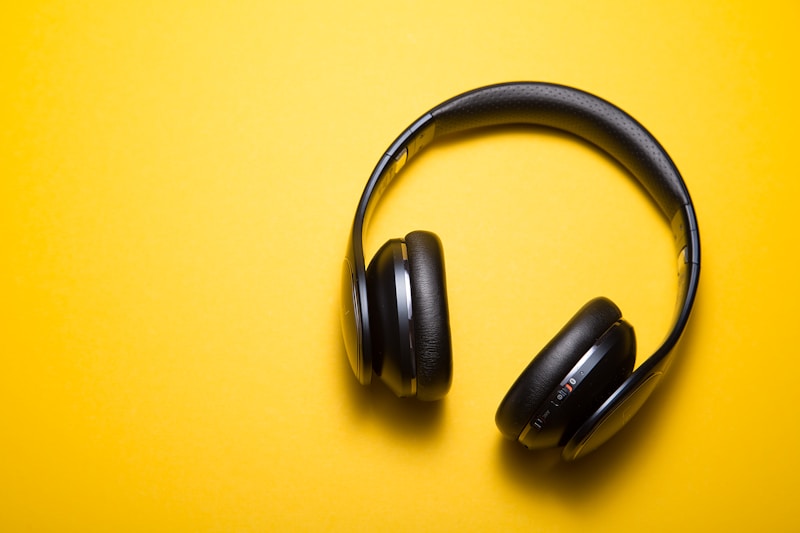 Premium Wireless Headphones with noise cancellation